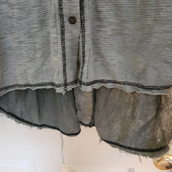 Pol Full Button Lightweight Shirt Size Large Beach Boho Green - Picture 10 of 14